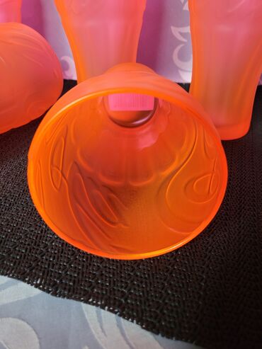 Čaše: Case nove oranz Coca Cola. Case nove,komada 6 u ceni. Visina. 14cm — 7