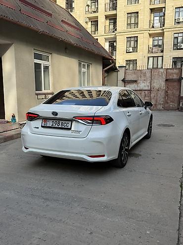 Унаа: Toyota Corolla: 2022 г., 1.8 л, Вариатор, Гибрид, Седан — 5