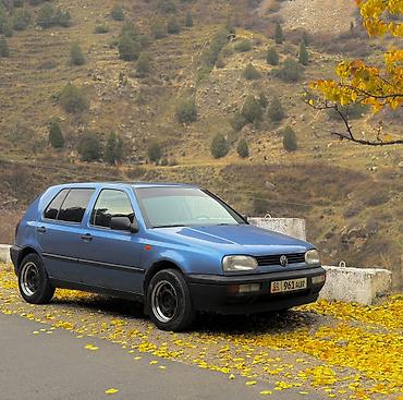 крыло гольф3: Volkswagen Golf: 1994 г., 1.8 л, Механика, Бензин, Хэтчбэк — 1