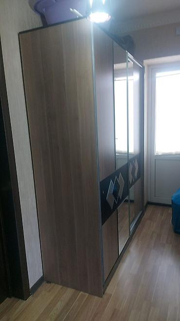 əl arabasi satisi: Güzgülü sürgülü qapılı dolab Yenidi hec bir problemi yoxdu Eni 59 — 2