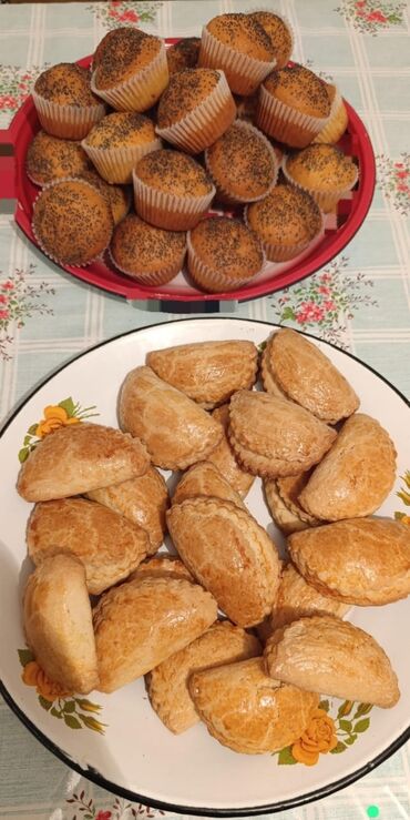 Выпечка, хлебобулочные изделия: Ароматные домашние булочки, приготовленные из мягкого теста, с нежной — 6