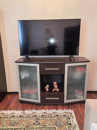 kunc ref: Qonaq otağı üçün mebel dəsti – guşə vitrin şkafı və TV tumbası - — 2