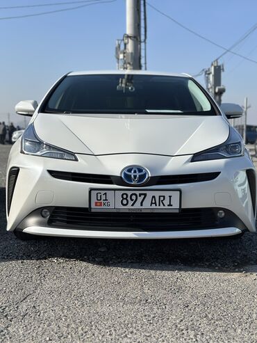 Toyota: Toyota Prius: 2019 г., 1.8 л, Вариатор, Гибрид, Универсал