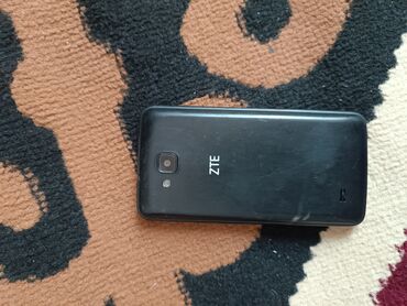 холодильник требуется ремонт: ZTE Blade A5, Б/у, цвет - Черный, 2 SIM