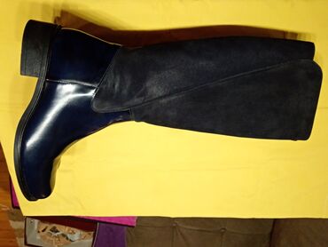 Ostala ženska obuća: Braon čizmice br. 40,sve koža,1900 din nošene . Crvene — 13