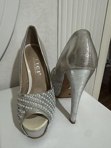 фукс: Туфли, 35, Liici, Б/у, цвет - Серебристый, Самовывоз, Платная доставка — 2