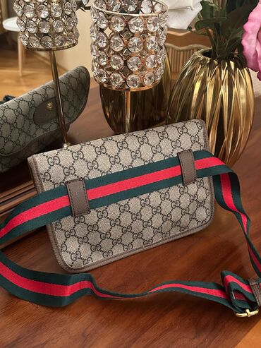 Çantalar: Əl çantası, Məşqçi, Yeni — 28