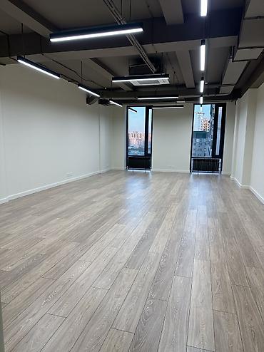 Коммерциялык мүлк: Ижарага Кеңсе бөлмөсү: 64 м², Бизнес борборунда, Ремонту менен — 3