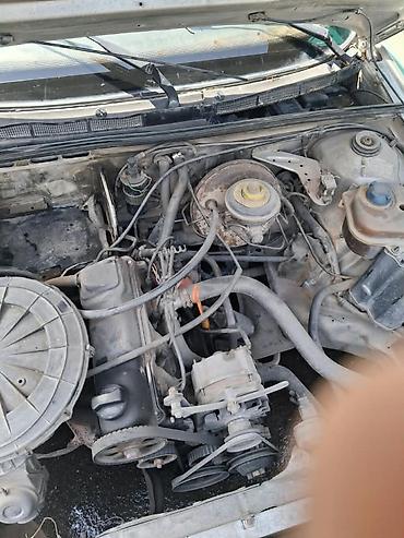 Audi: Audi 80: 1989 г., Седан — 8
