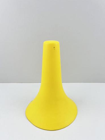 Digər idman və istirahət malları: №: 7188 Məhsulun adı: Məşq üçün konus, sarı, plastik, 24 sm Brend: No — 1