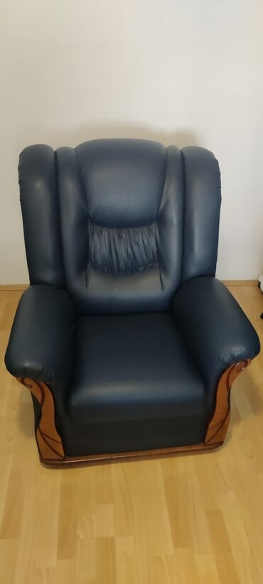 Ostali nameštaj: Na prodaju trosed i dve fotelje, teget boja, trosed je na razvlacenje — 5