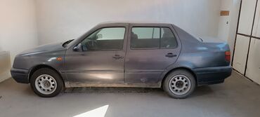 Automobili: Volkswagen Vento: 1.9 l | 1994 г. Limuzina