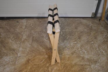 Ostali nameštaj: Prodajem stalak za kofere koji čini komfor u vašem apartmanu ili kući na lalafo.rs — 4 Ostali nameštaj: Prodajem stalak za kofere koji čini komfor u vašem apartmanu ili kući — 4