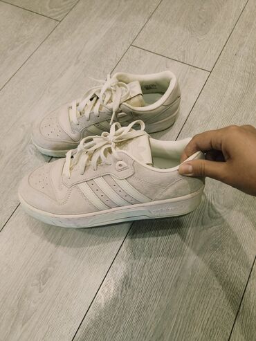 резиновая обувь: Кроссовки Adidas (Originals) - Модель: низкие кеды с логотипом