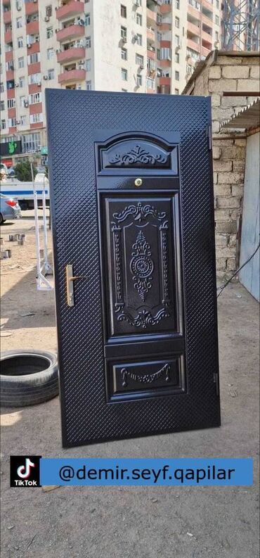 Giriş qapıları: Seyf qapılar Münasib qapılar Dəmir qapı Ev qapıları Çol qapısı -da lalafo.az — 5 Giriş qapıları: Seyf qapılar Münasib qapılar Dəmir qapı Ev qapıları Çol qapısı — 5