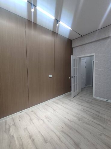 срочно продаётся 1 комнатная квартира в районе ошского рынка: 1 комната, 37 м², 9 этаж, Дизайнерский ремонт