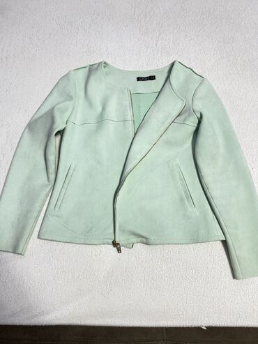 Куртки: Женская куртка цвет - Бирюзовый