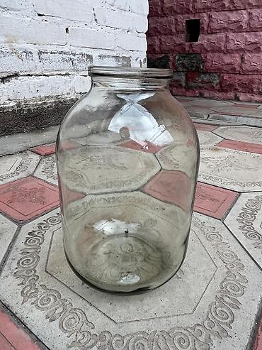 один балон: Продаю 3-х литровые банки. Есть 150 штук.
Звоните, договоримся по цене — 1