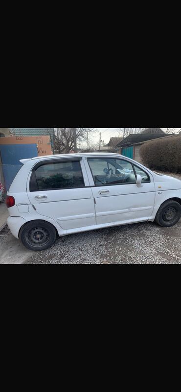 срочно продаю в связи с переездом: Daewoo Matiz: 2001 г., 0.8 л, Автомат, Бензин, Хэтчбэк