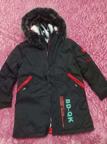 обувь north face в бишкеке: Мужская куртка, L (EU 40), Новый, цвет - Черный