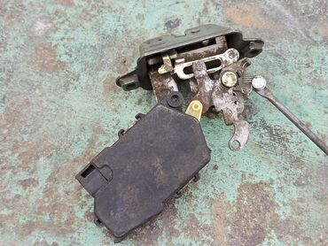 Замки: Замок багажника Subaru 1995 г., Б/у, Оригинал, Германия — 9