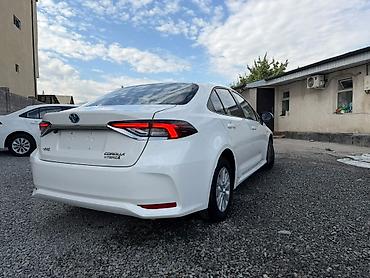 vw sharan: Toyota Corolla: 2019 г., 1.8 л, Автомат, Гибрид, Седан — 4