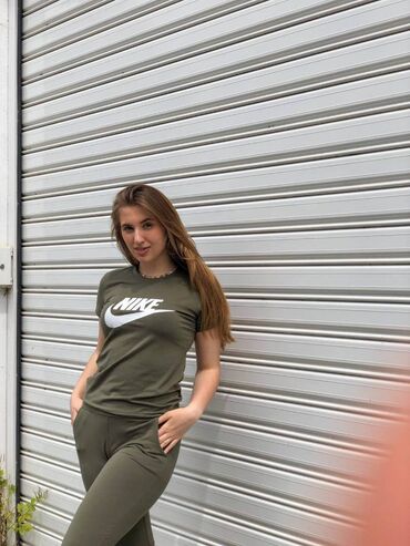 komplet trenerke nike: NIKE ŽENSKI KOMPLET NOVO NOVO PAMUK ELASTIN VELIČINE M L XL 2XL NIJE