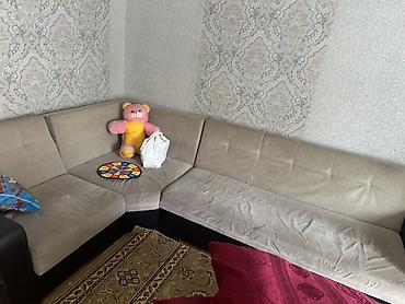 Künc divan – L formalı, geniş oturma sahəsi ilə. - Rəng: açıq bej (üst
