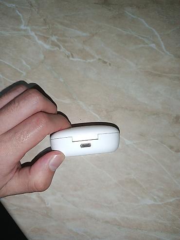 samsung level u: Samsung dizaynında TWS (simsiz) qulaqlıq. Az istifadə olunub, yaxşı — 2