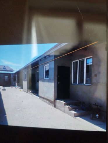 дом квартира бишкек: 2 бөлмө, 140 кв. м, 105-серия, 1 кабат, Евроремонт