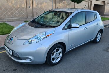 Nissan: Nissan Leaf: 2012 г., 1.3 л, Вариатор, Электромобиль, Хэтчбэк