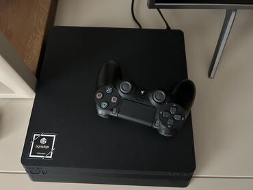 4 göz: PlayStation 4 Slim 500 gb