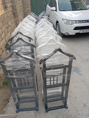 Asılqanlar: Paltar asilqanlari 35 manata sifaris ucun elaqe saxlayin — 2