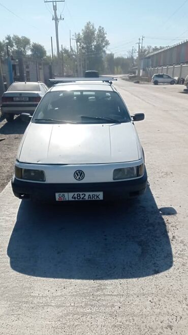 мото бензин: Volkswagen Passat: 1989 г., 1.8 л, Механика, Бензин, Седан