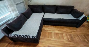 Ugaone garniture: Tamno braon ugaona garnitura od štofa. Dimenzije: širina 280/212 cm na lalafo.rs — 8 Ugaone garniture: Tamno braon ugaona garnitura od štofa. Dimenzije: širina 280/212 cm — 8