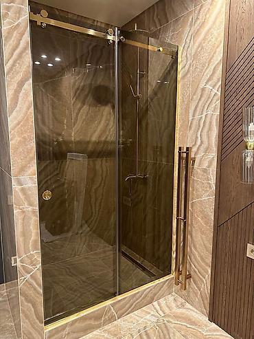 Душевые перегородки и ограждения: В этой серии перегородки из бронзового стекла! Современные душевые — 9