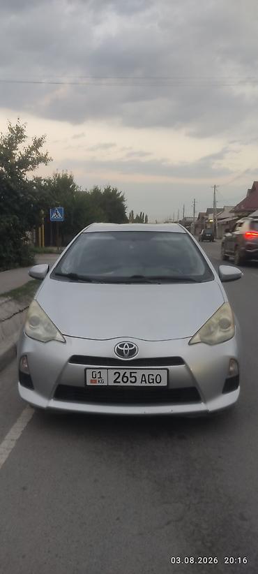 e6 3: Toyota Prius C: 2012 г., 1.5 л, Вариатор, Гибрид, Хэтчбэк — 2