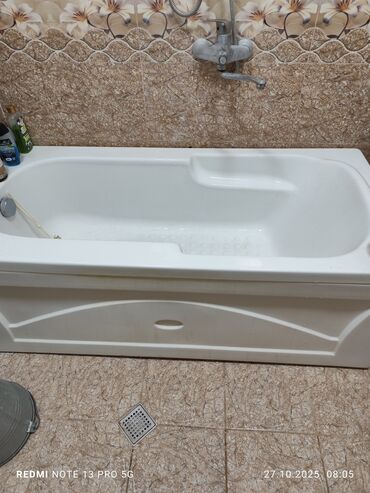 hamam ucun guzguler: Akril vanna – klassik dizayn. Xüsusiyyətlər: - Material: akril (isti