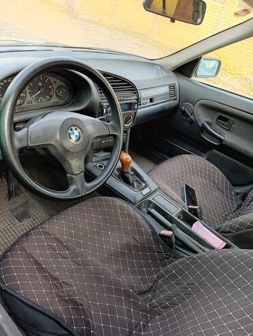 я ищу бмв: BMW 320: 1991 г., 2 л, Механика, Бензин, Седан