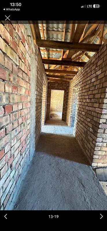 Продажа коттеджей и домов: Продаётся дом в районе нового стадиона, Бишкек. Основные параметры: - — 11