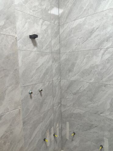 положить кафель цена: Плиткаларды кесүү, Гидроизоляция иштери, Плиткаларды жантаймаларга, терезелерге, эшиктерге төшөө | Карапа плиткасы, Керамогранит плиткасы, Мозаика плиткасы | Тикелей төшөө, Диагоналдуу төшөө, Горизонталдуу төшөө 6 жылдан ашык тажрыйба