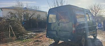 QAZ: QAZ GAZel: 2.4 l | 1999 il 33920 km Van/Minivan — 4