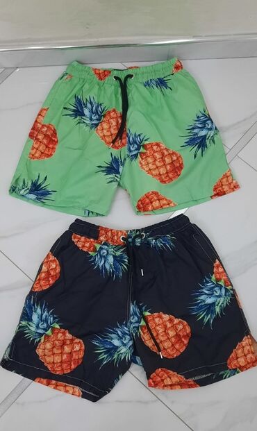 Bermude i šorcevi: Sorcevi samo 1400din
Ko hoće na više serja neka pita — 1