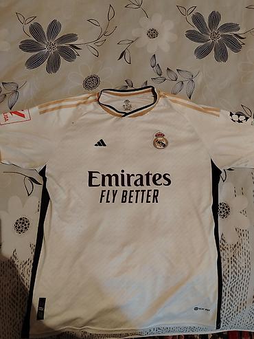 formula velosiped: Məhsul: Real Madrid futbol forması - Rəsmi dizayn: Ön hissədə klub — 1