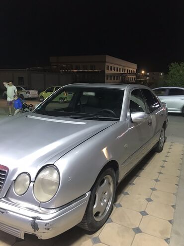 Mercedes-Benz: Mercedes-Benz E-Class: 1996 г., 2.3 л, Автомат, Бензин, Седан