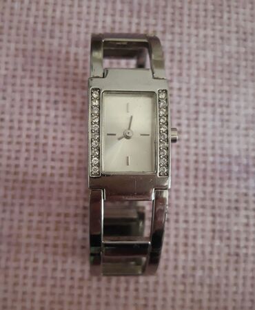 sat bez baterije: Classic watch, Avon, Female