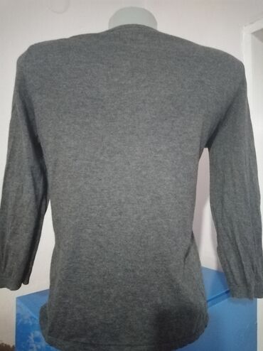 pletene tunike i džemperi: Massimo DUTTI zenska bluza vel. M. Kratko nosena bez mana. Sastav