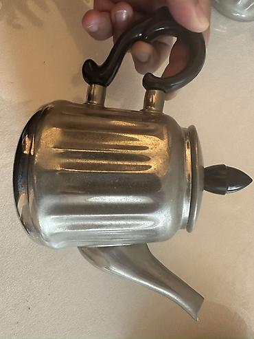 Cütü 60 manat. İstifadə edilməyib. Məhsul: Metal çaydan/ibrik (retro