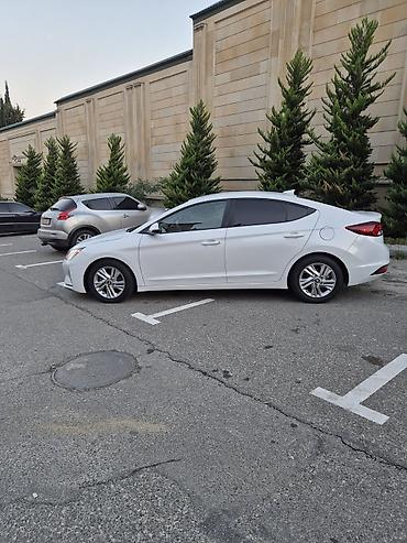 elantra hyundai: Hyundai Elantra: 2 l | 2020 il Sedan — 4