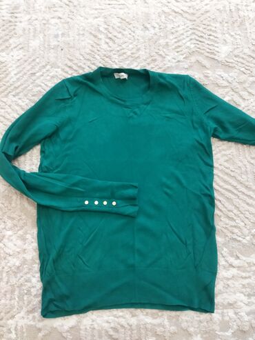 зелёный пиджак: Женский свитер